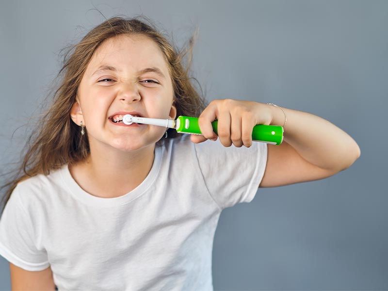 Cepillo de dientes eléctrico para niños de 6 años.